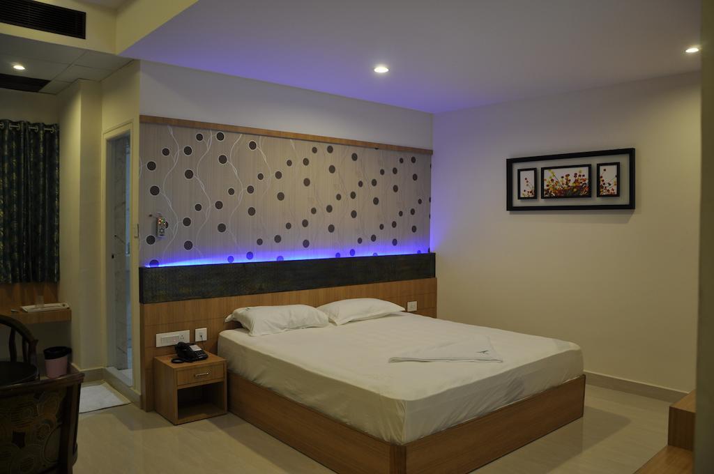 Hotel Athidi Grand Visakhapatnam Cameră foto